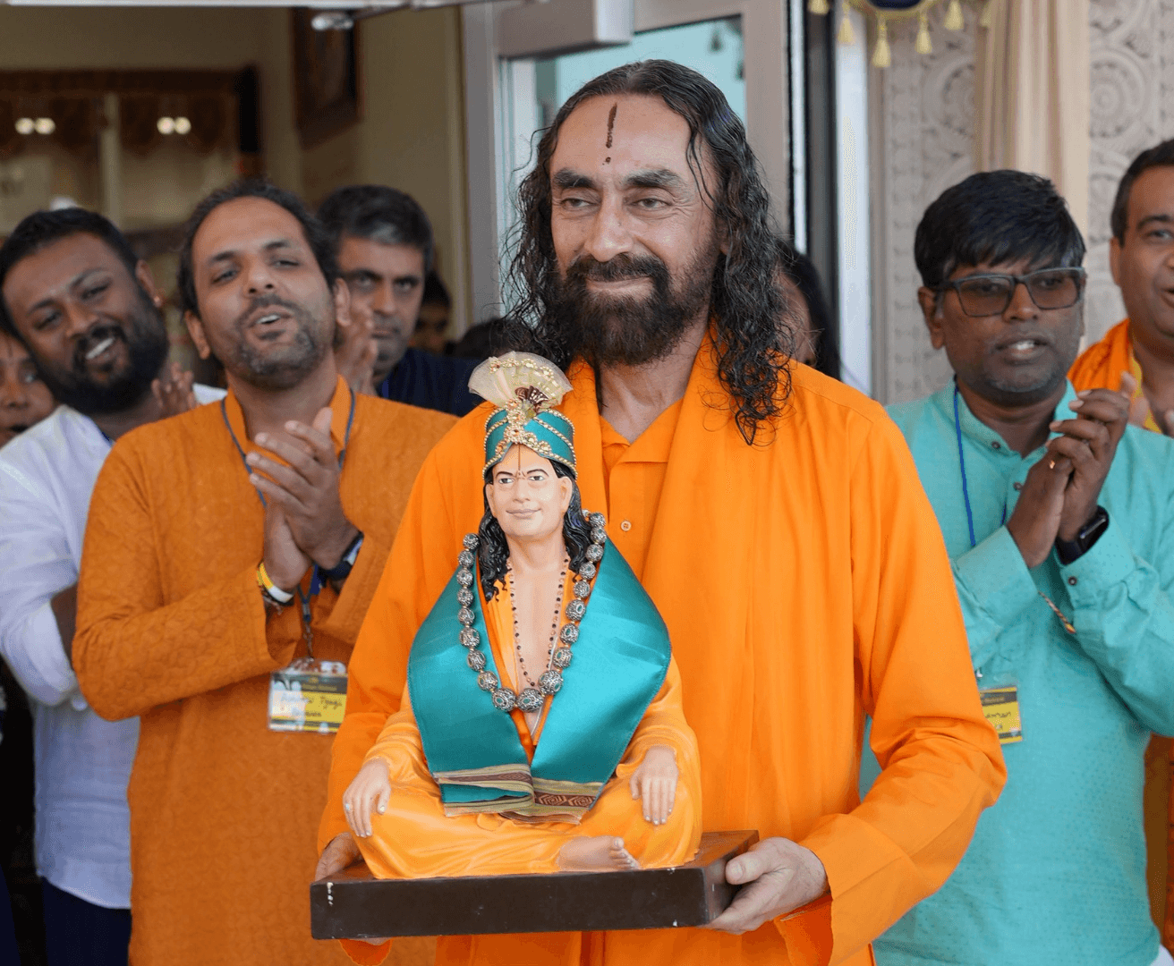 यदि हम भक्ति के साथ निरंतर भगवान का स्मरण नहीं कर पाते, तो हमें यह भाव रखना चाहिए कि हम जो भी कार्य कर रहे हैं, वह उनकी प्रसन्नता के लिए कर रहे हैं।