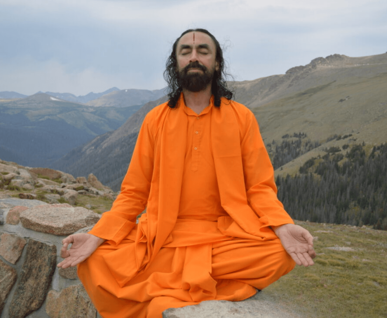 अपनी मनोवृत्ति में दिव्य मानसिकताओं को स्थापित करना जीवन के सबसे लाभकारी प्रयत्नों में से एक है।