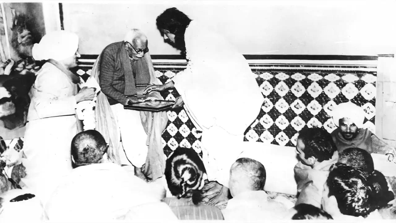 Jagadguru Shree Kripaluji Maharaj Become a Sanyasin